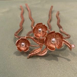 Never Worn Avigail Adams Rose Gold Hair Prong